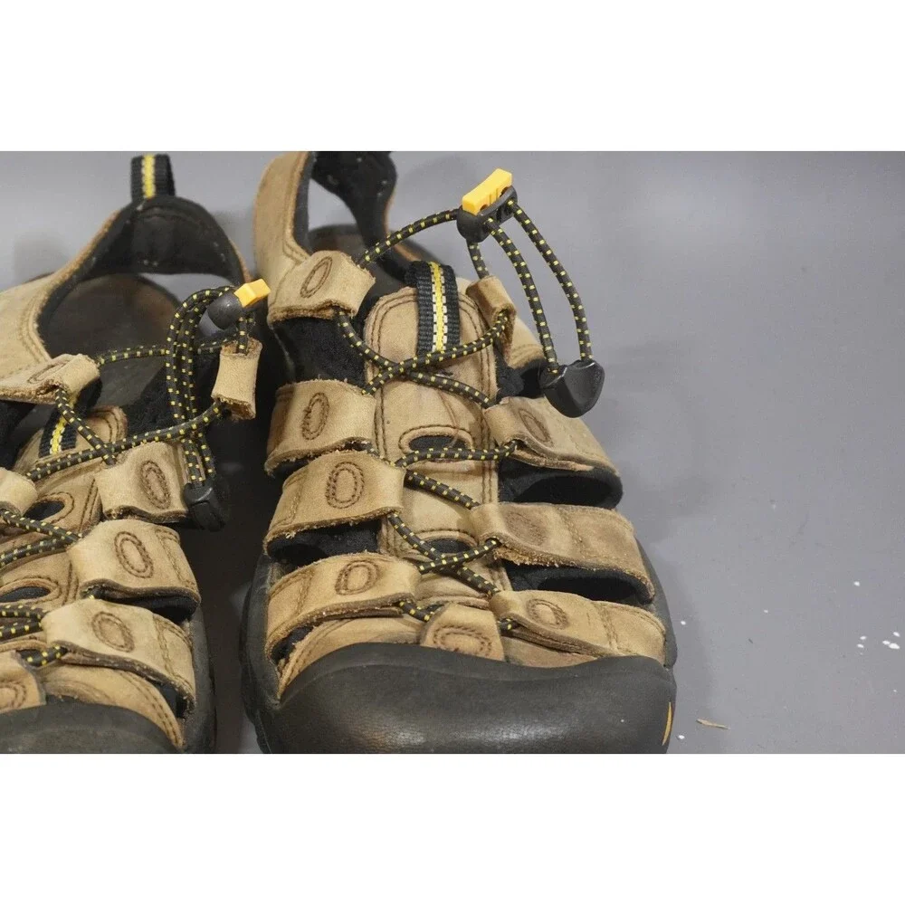Keen Newport H2 Sandals Mens Sz 9.5 Brown Hiking Closed Toe Waterproof Gorpcore